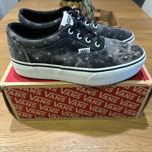 Vans Doheny Black/Grey/White Polkadot Platform - Picture 1 of 4